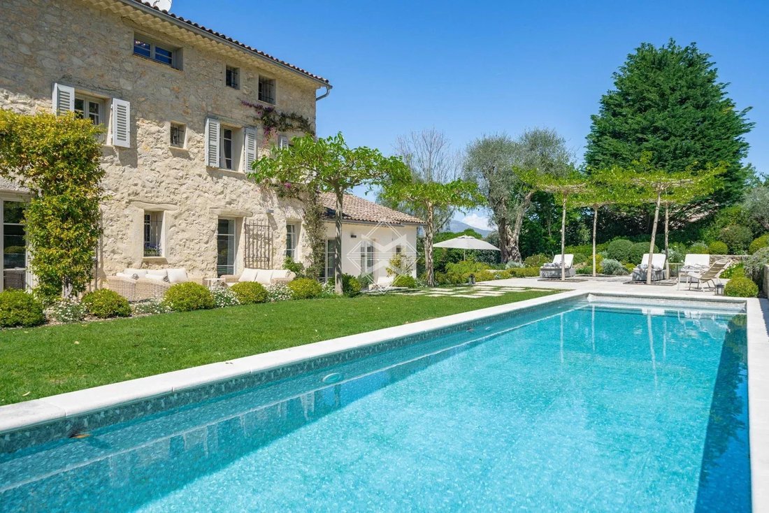 Villa in Valbonne, Provence-Alpes-Côte d'Azur, France 1 - 15715453