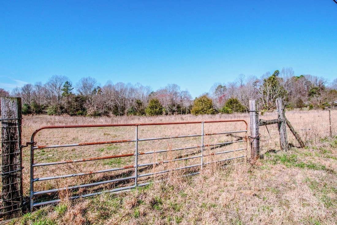 Land in Mooresville, North Carolina, United States 2 - 14797284