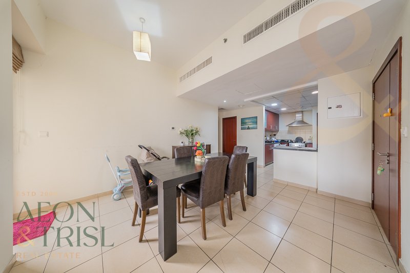 Apartment in Naif, Dubai, United Arab Emirates 3 - 15715277