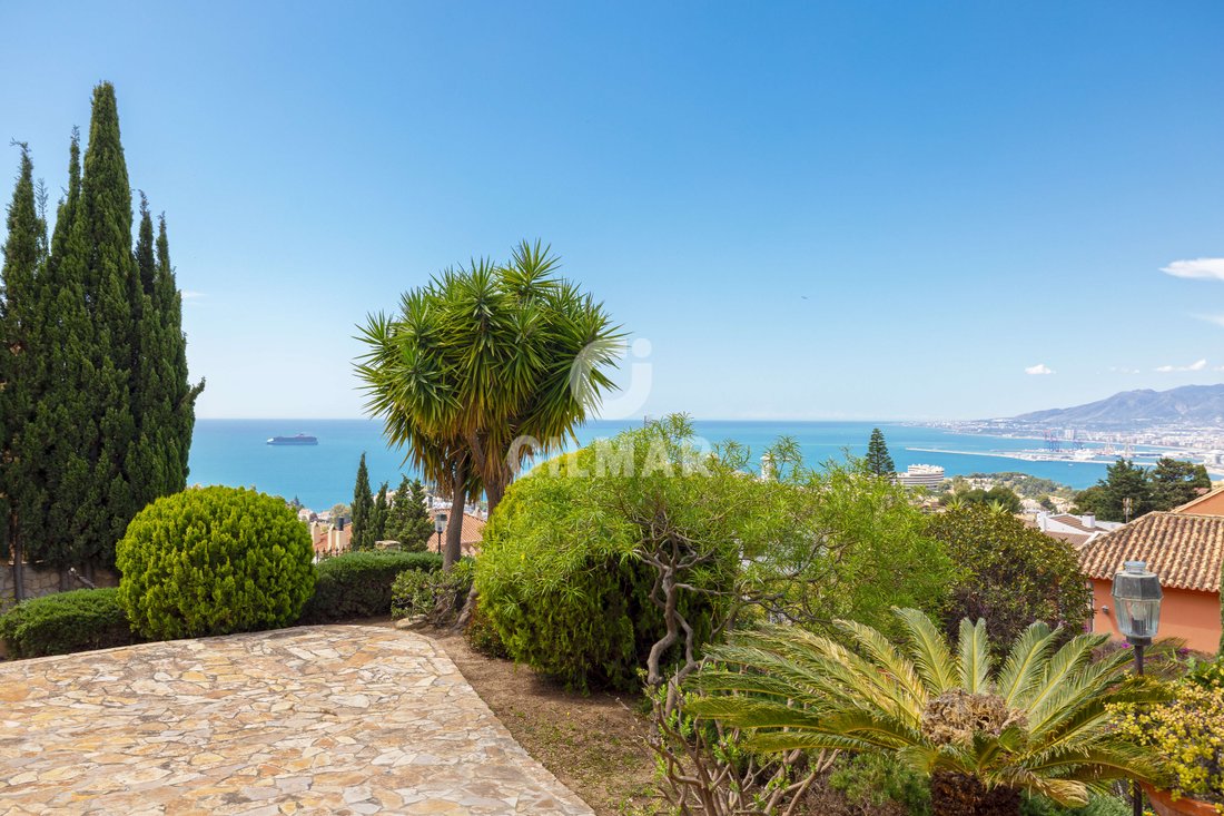 Villa in Este, Malaga, Spain 2 - 15648160