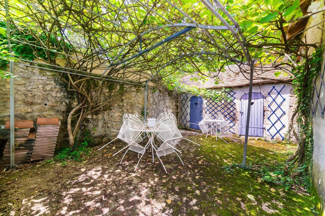 Estate in La Guiche, Bourgogne – Franche-Comté, France 4 - 15722765