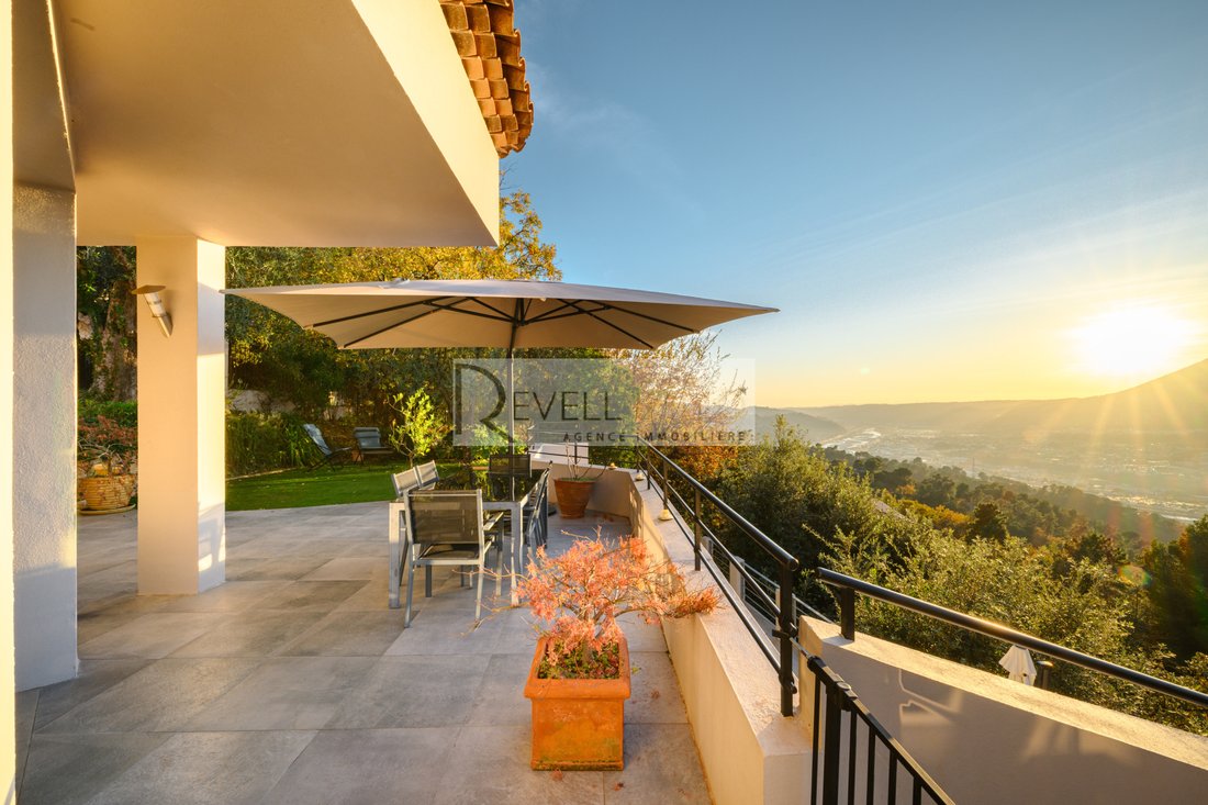 Villa in Castagniers, Provence-Alpes-Côte d'Azur, France 1 - 15723409