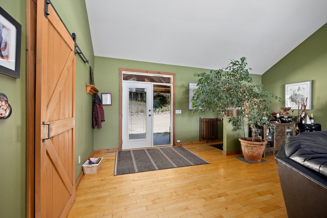 House in Lake Country, British Columbia, Canada 4 - 15716350