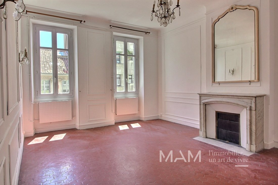 Apartment in Castellane, 6e Arrondissement, Marseille 2 - 15723378