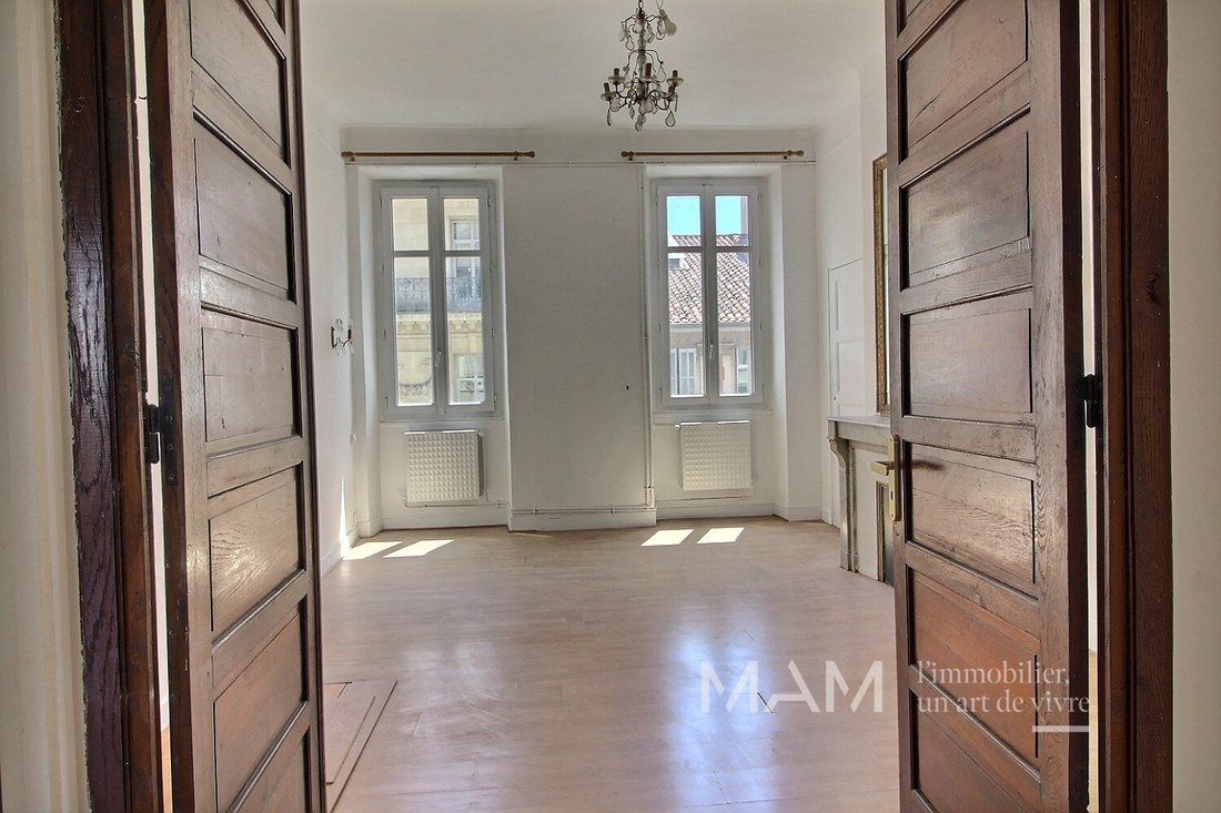Apartment in Castellane, 6e Arrondissement, Marseille 1 - 15723378