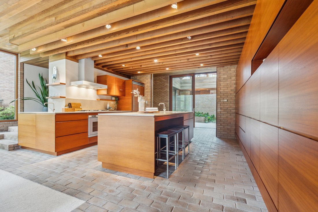 House in Cambridge, Ontario, Canada 5 - 15715484