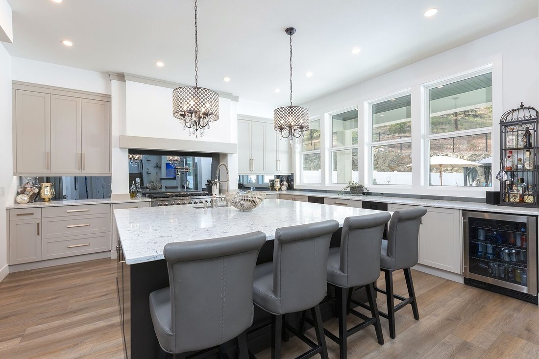 House in West Kelowna, British Columbia, Canada 4 - 15716352