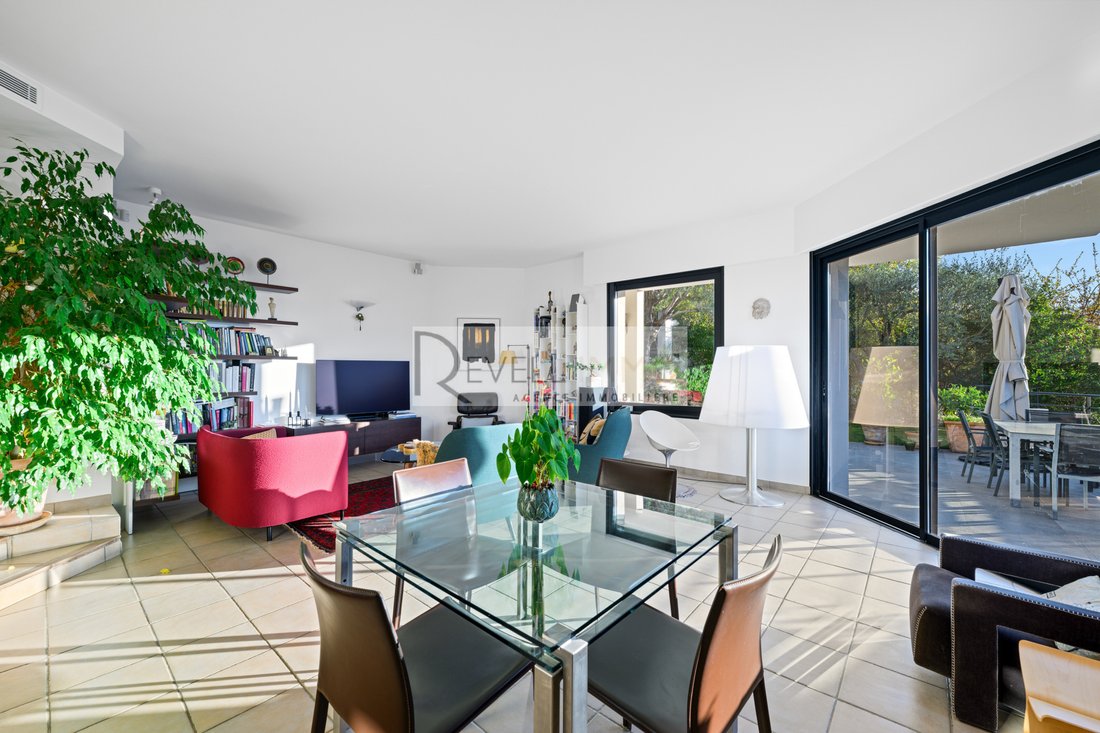 Villa in Castagniers, Provence-Alpes-Côte d'Azur, France 2 - 15723409