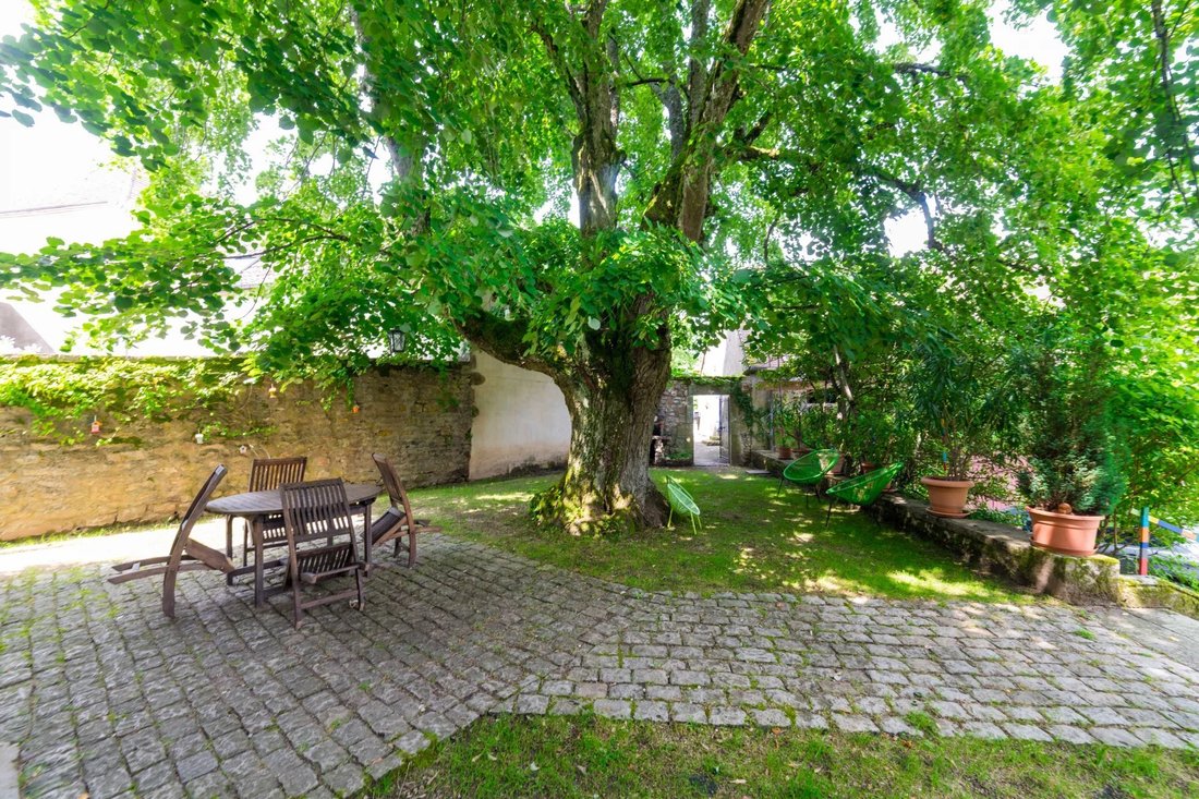 Estate in La Guiche, Bourgogne – Franche-Comté, France 2 - 15722765