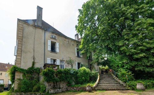 Estate in La Guiche, Bourgogne – Franche-Comté, France 1