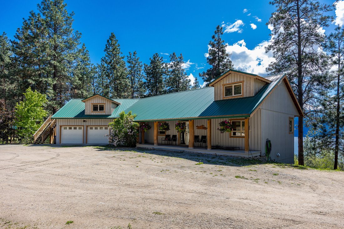 House in Lake Country, British Columbia, Canada 3 - 15716350