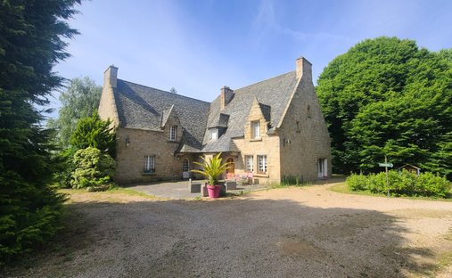 La Demoiselle de Morlaix: A Breton Manor Crowned by Sea and Sky