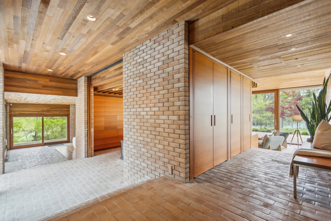 House in Cambridge, Ontario, Canada 2 - 15715484
