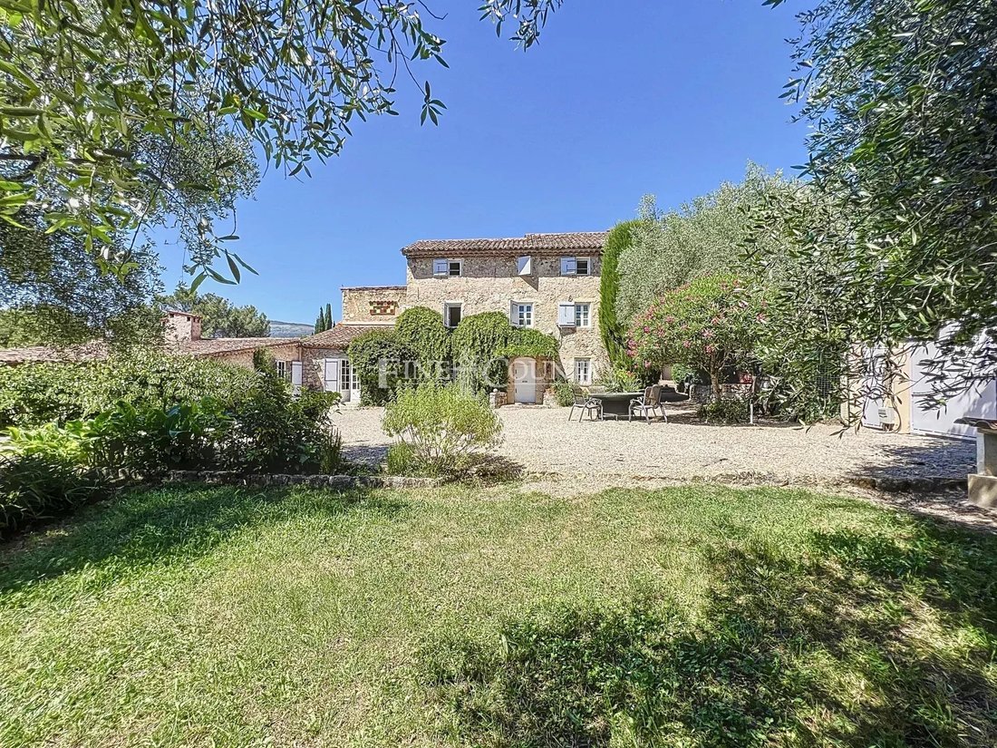 Villa in Grasse, Provence-Alpes-Côte d'Azur, France 1 - 15563734