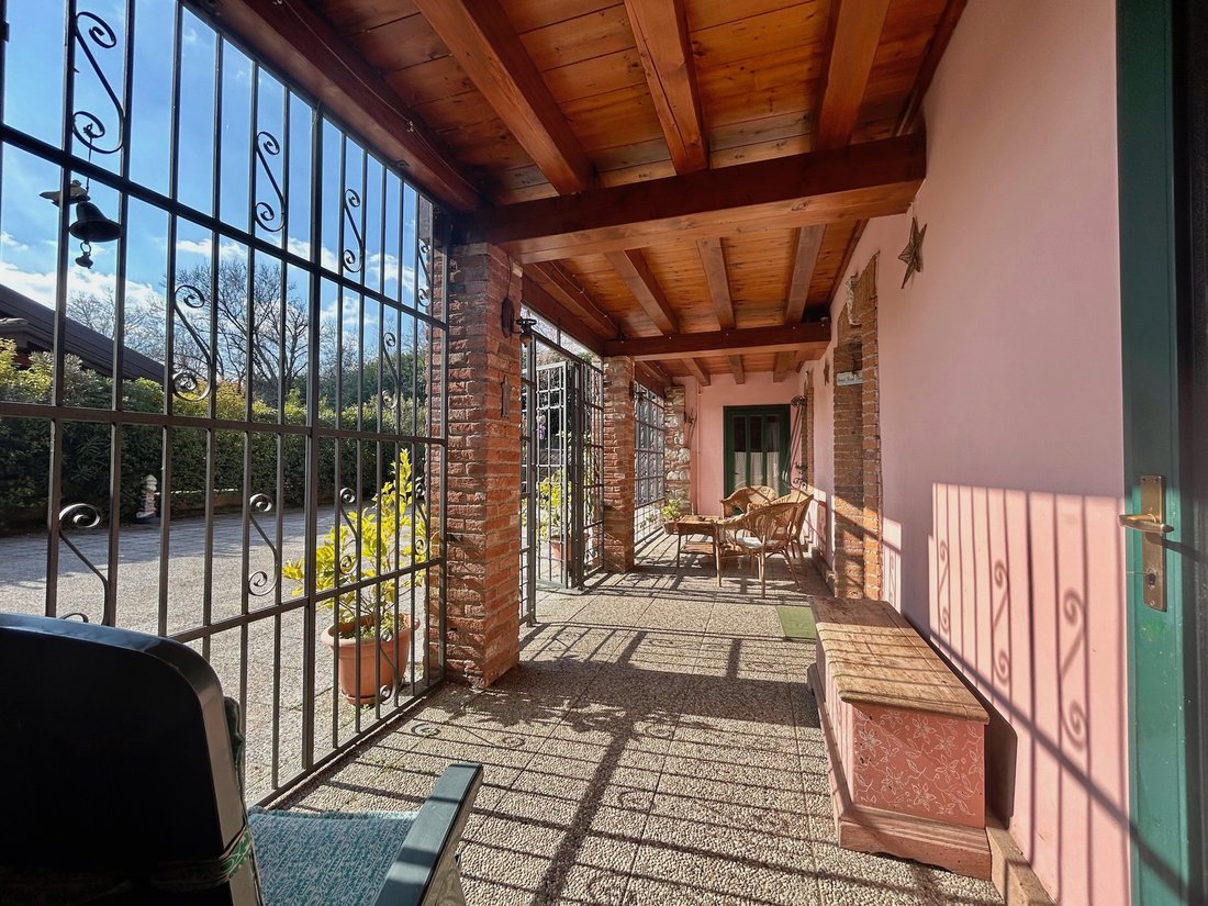 Villa in Rivoltella, Desenzano del Garda, Lombardy 4 - 15714947