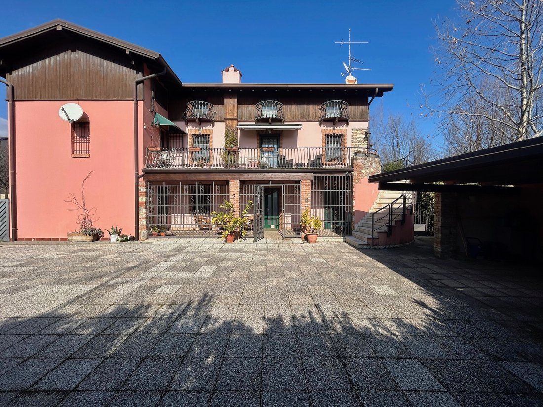 Villa in Rivoltella, Desenzano del Garda, Lombardy 1 - 15714947