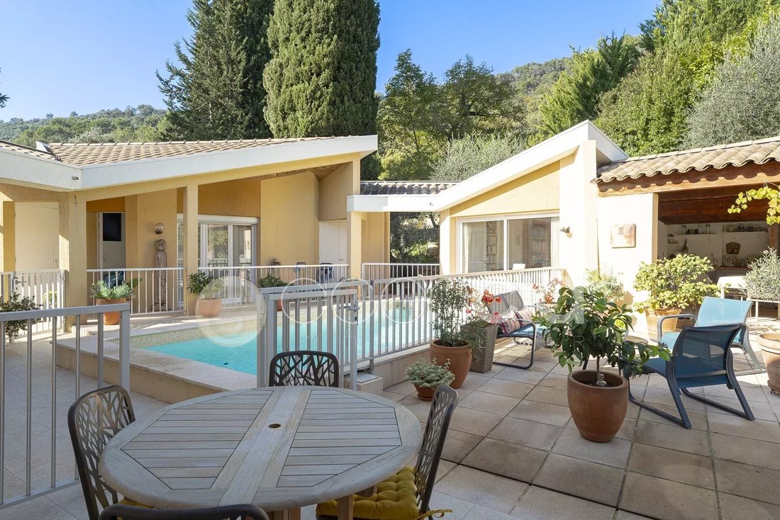 Villa in Cabris, Provence-Alpes-Côte d'Azur, France 3 - 15726004
