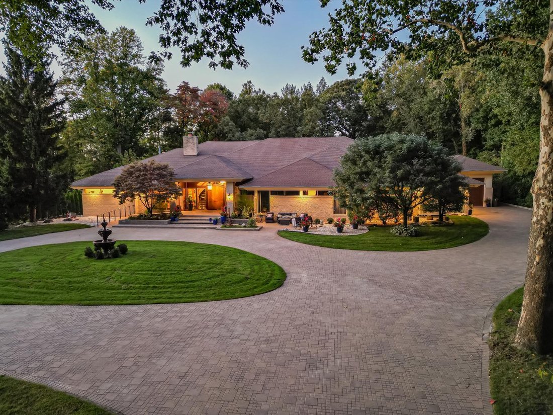 House in Sterling Heights, Michigan, United States 1 - 15727307