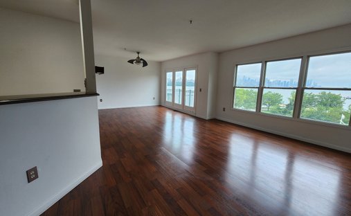 Condo in Edgewater, New Jersey, United States 1