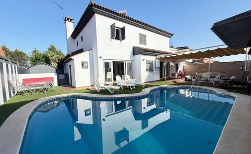 Villa en Gelves, Andalucía, España 1