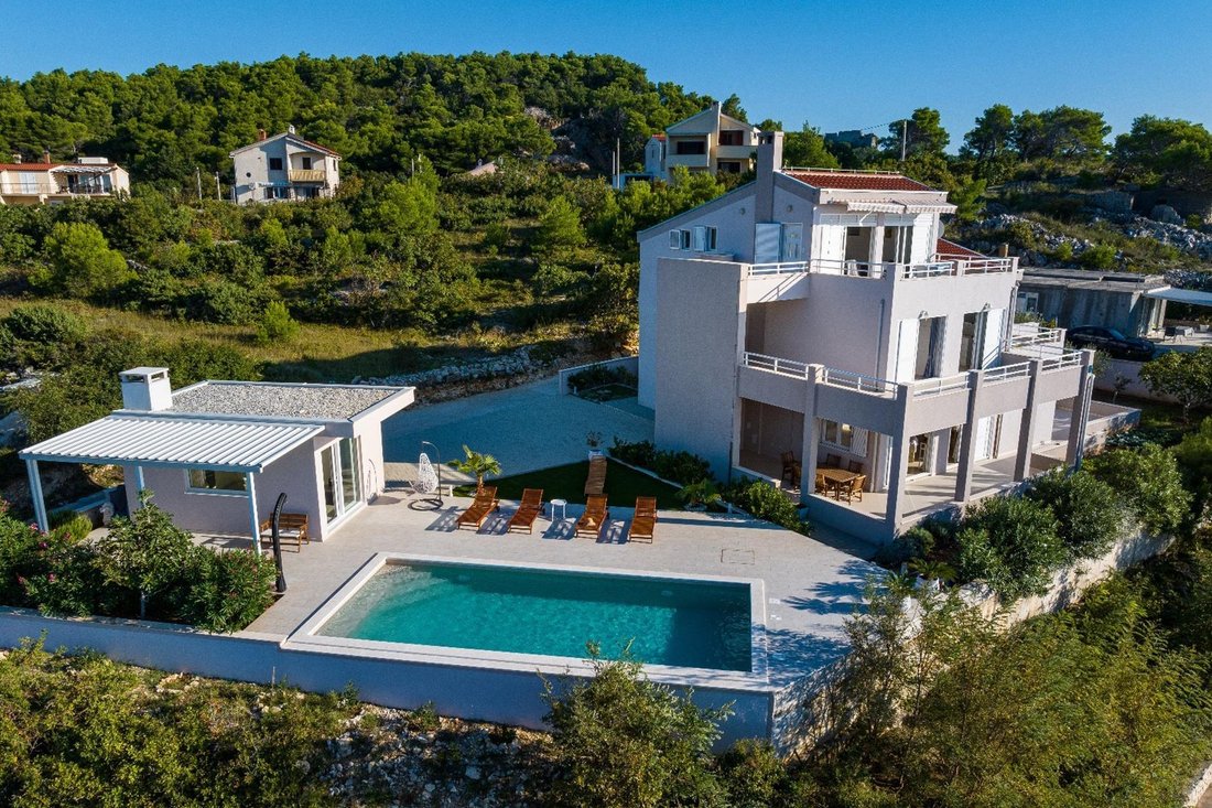 Villa in Municipality of Novigrad, Zadar County, Croatia 1 - 15726420