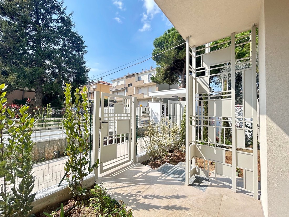 Apartment in Historic Center, Desenzano del Garda, Lombardy 2 - 15727483