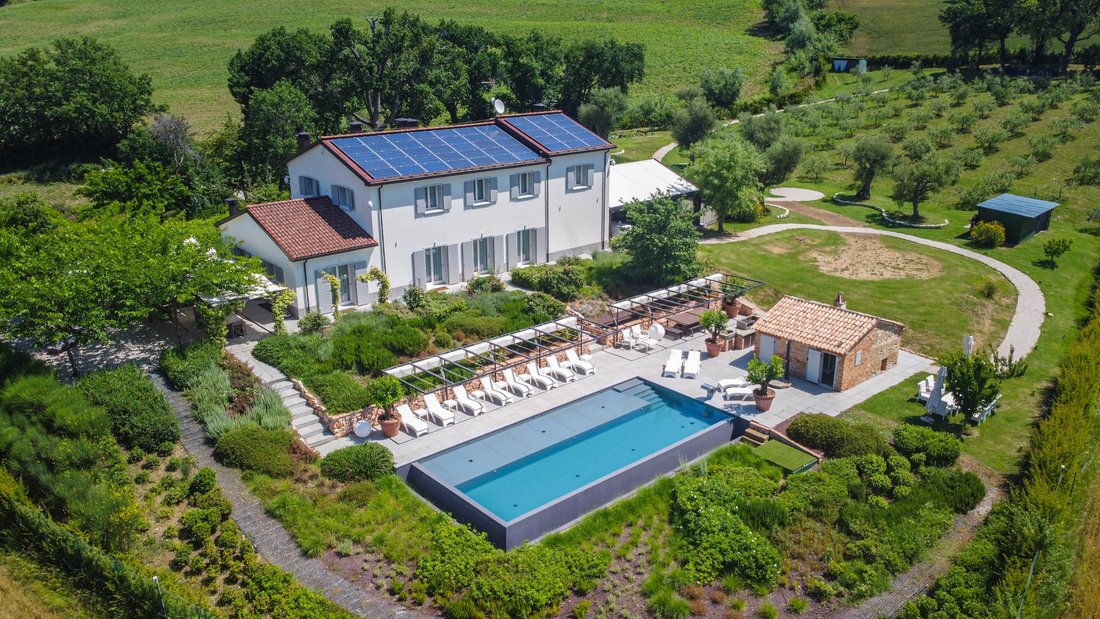 Villa in Fossombrone, Marche, Italy 1 - 12046329