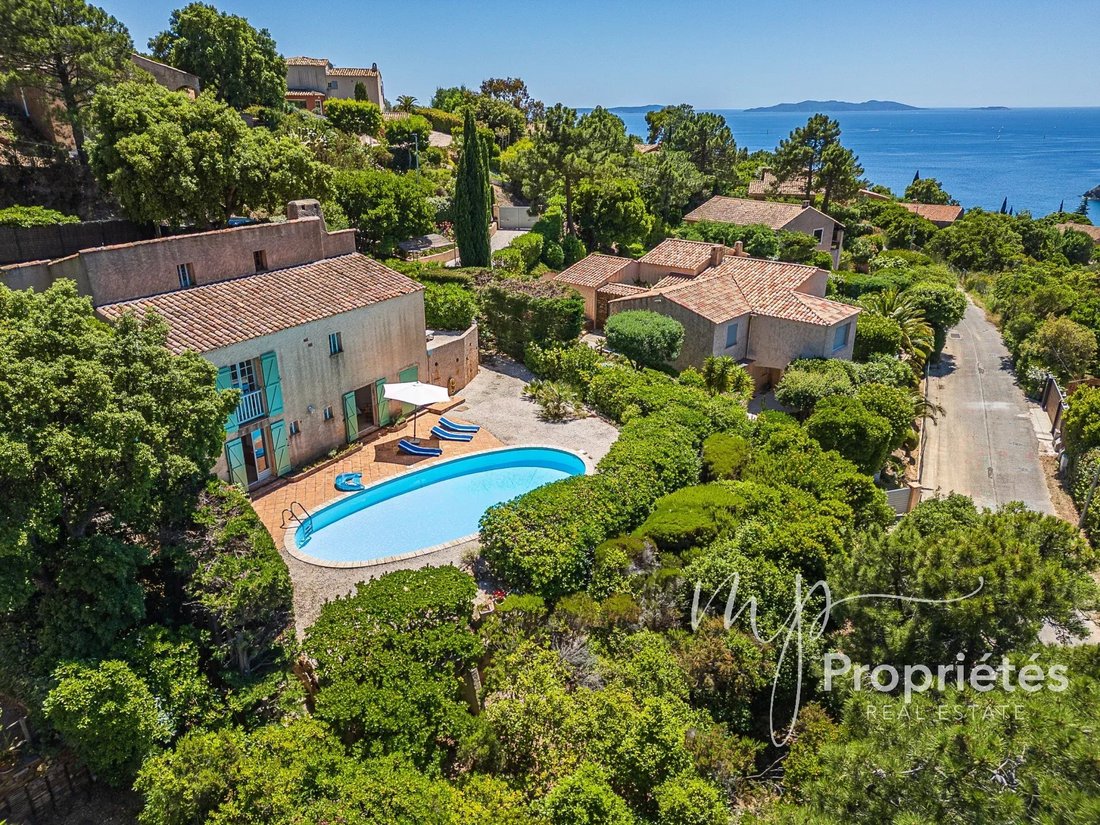 House in Rayol-Canadel-sur-Mer, Provence-Alpes-Côte d'Azur, France 1 - 15689136