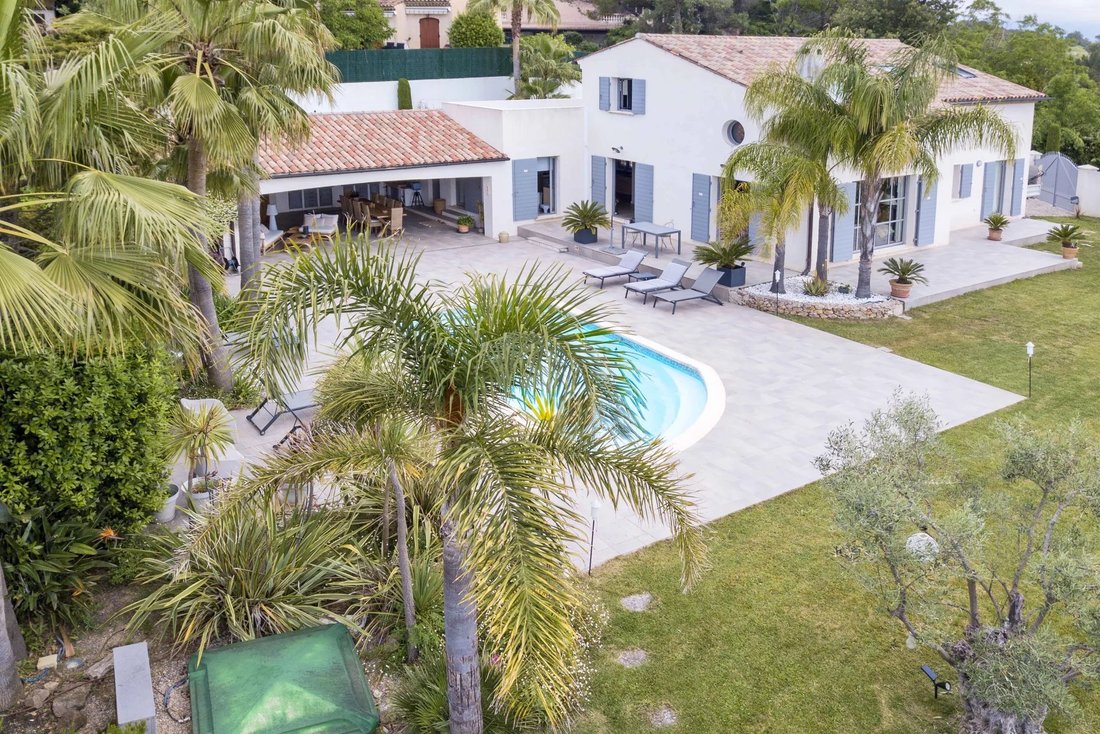 Villa in Valbonne, Provence-Alpes-Côte d'Azur, France 1 - 15726584