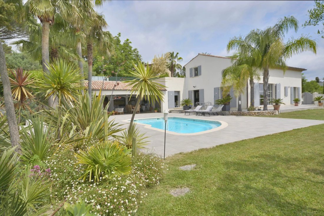 Villa in Valbonne, Provence-Alpes-Côte d'Azur, France 3 - 15726584