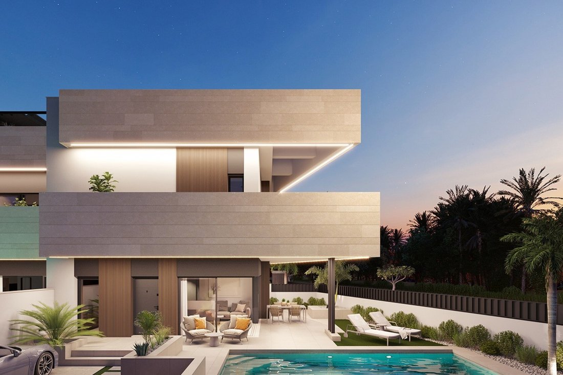 Villa in Pilar de la Horadada, Valencian Community, Spain 1 - 15724680