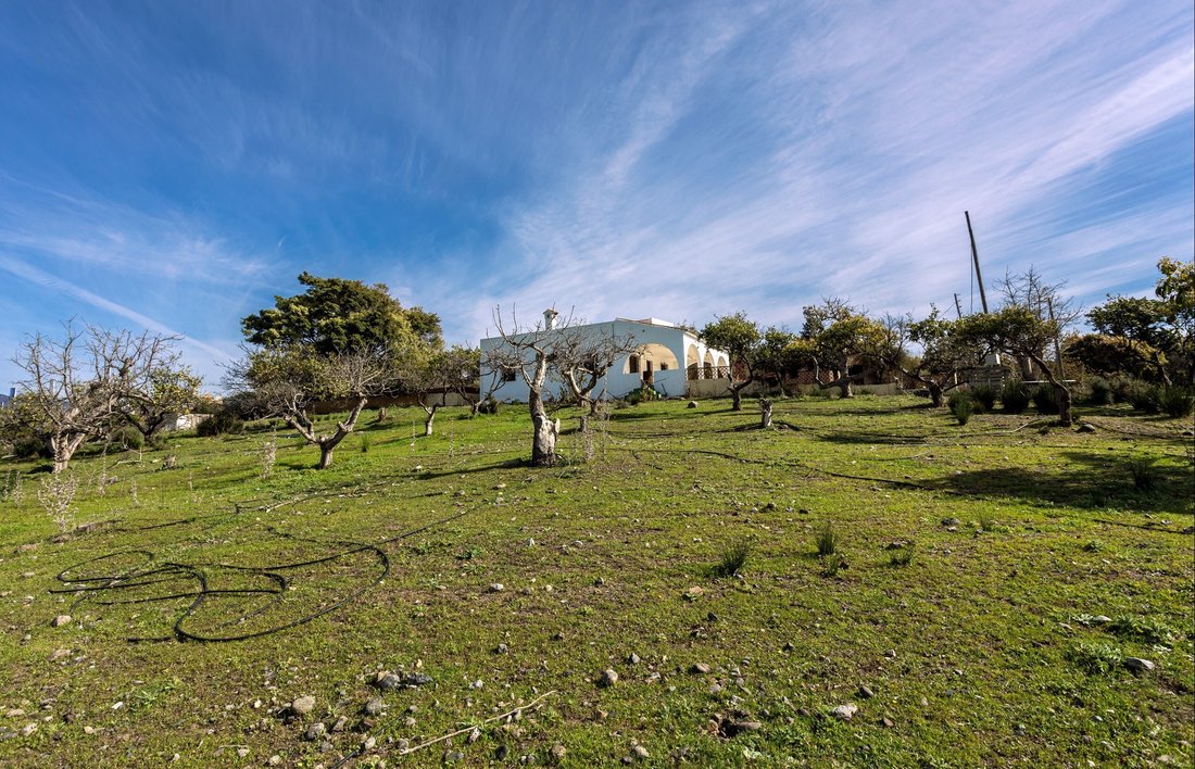 Land in Estepona, Andalusia, Spain 2 - 15724091