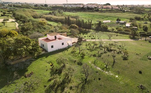 Land in Bel-Air, Estepona, Andalusien 1