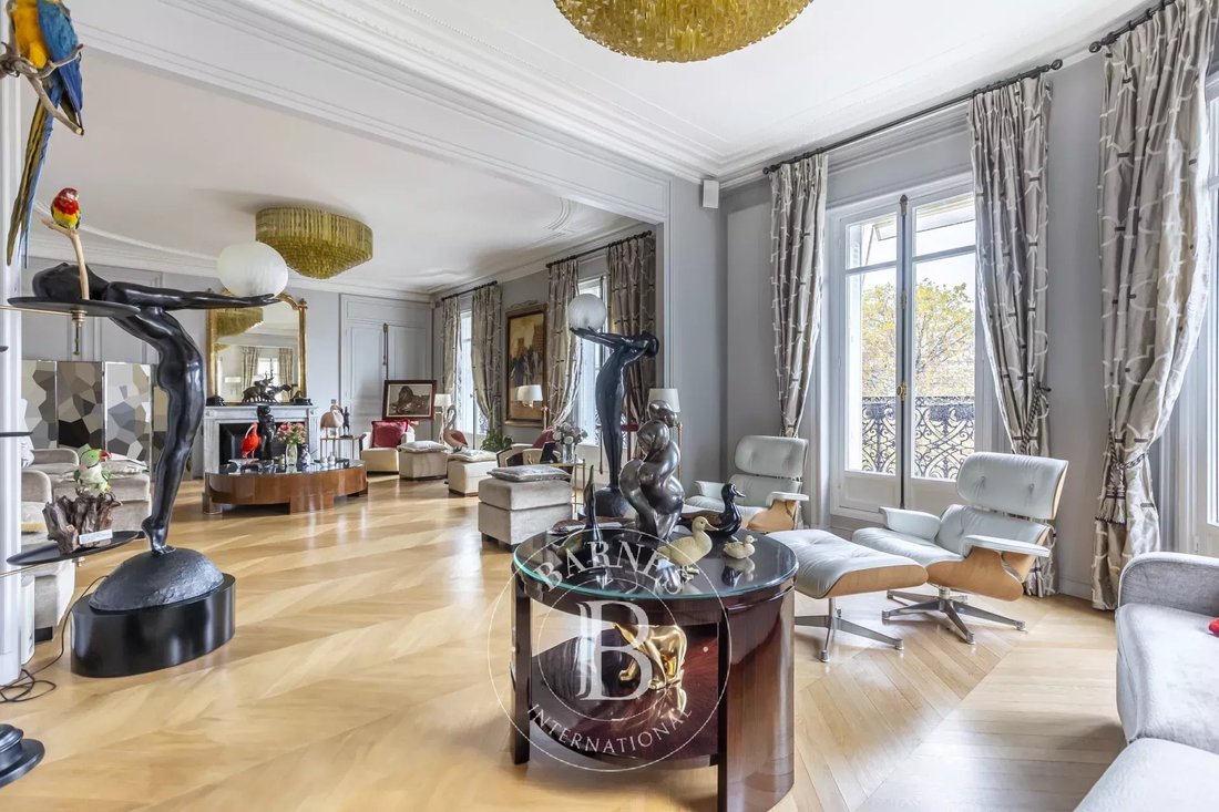 Apartment in Parc Monceau, Paris 8e Arrondissement, Paris 4 - 15724698