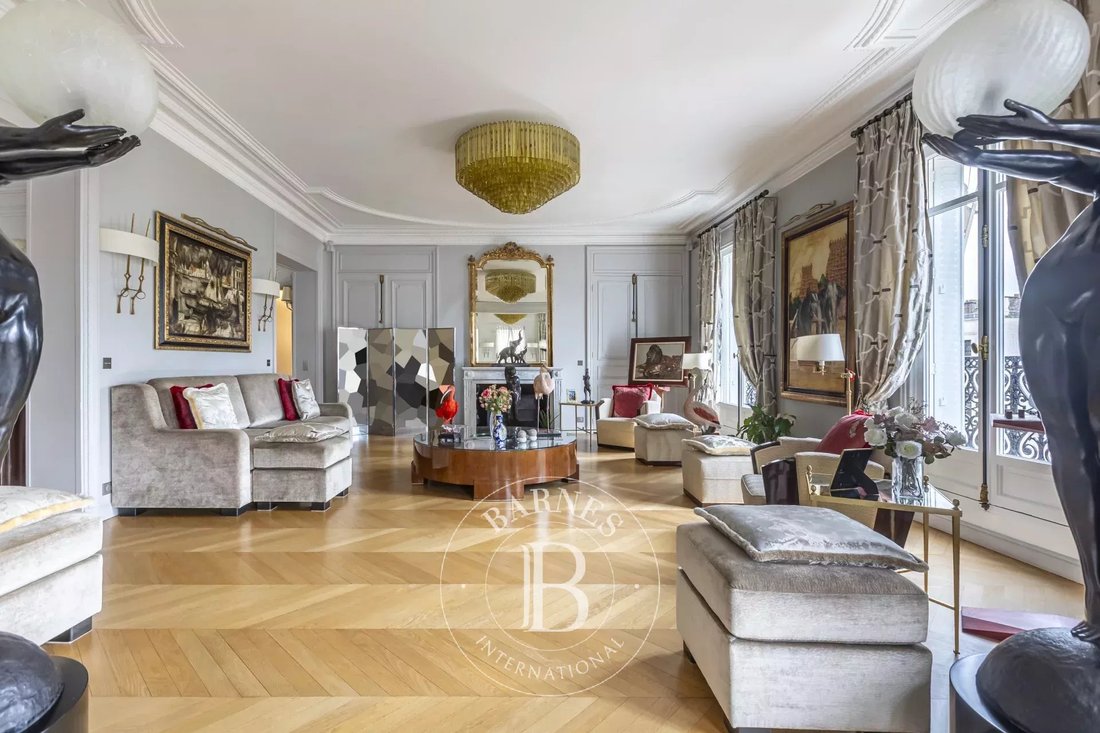 Apartment in Parc Monceau, Paris 8e Arrondissement, Paris 5 - 15724698