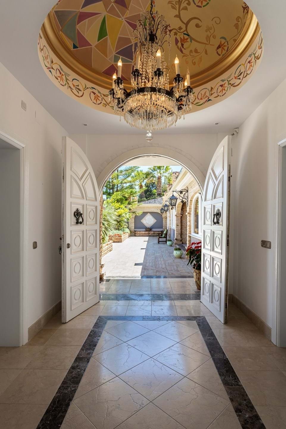 Villa in La Quinta, Benahavis, Andalusia 2 - 15724143
