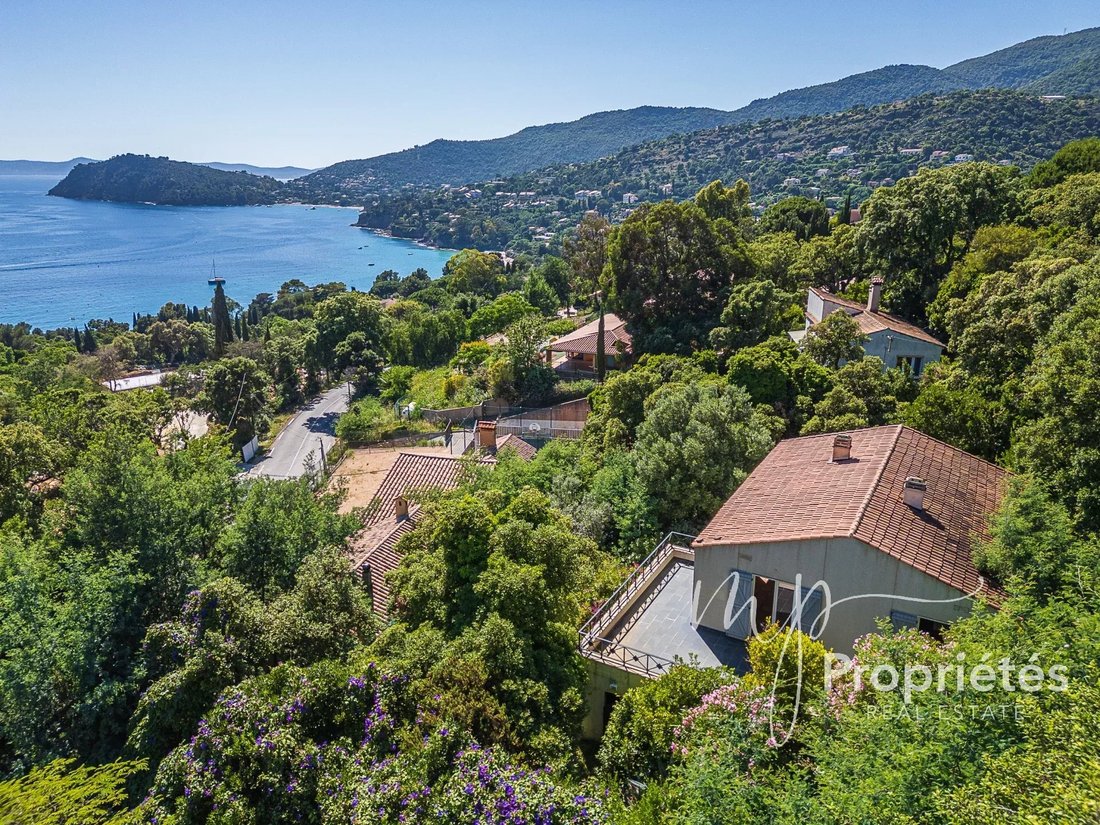 House in Rayol-Canadel-sur-Mer, Provence-Alpes-Côte d'Azur, France 2 - 15687488
