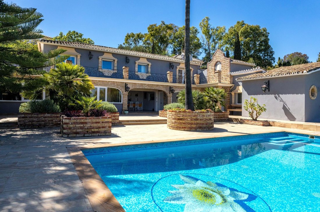 Villa in La Quinta, Benahavis, Andalusia 1 - 15724143