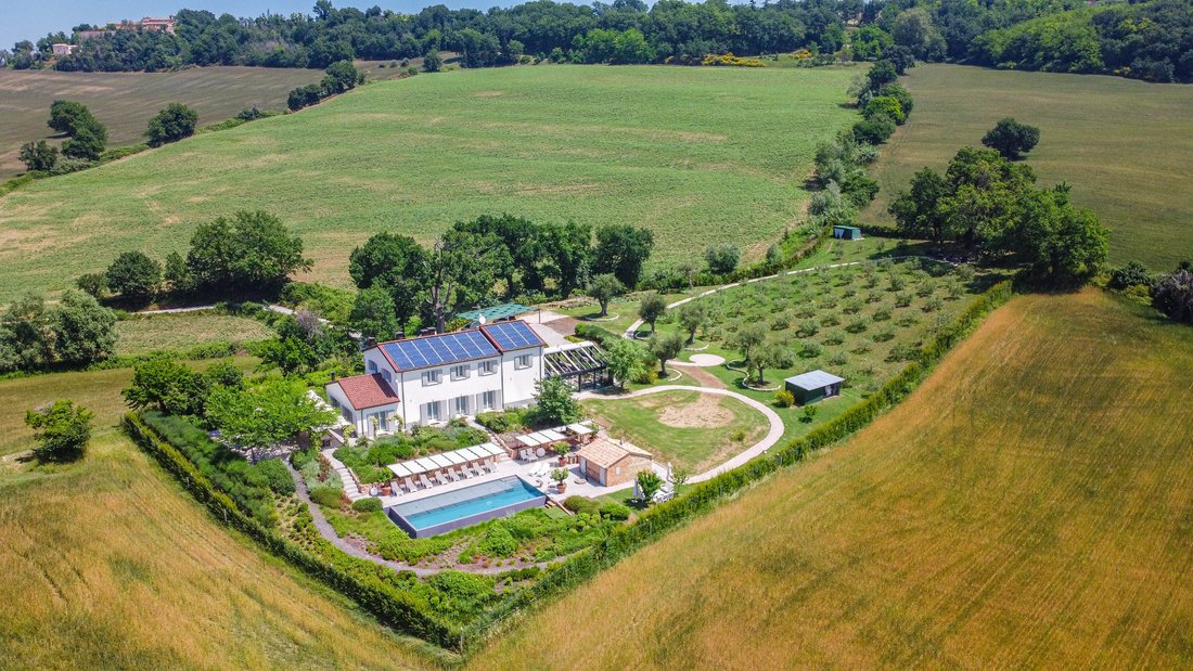 Villa in Fossombrone, Marche, Italy 3 - 12046329