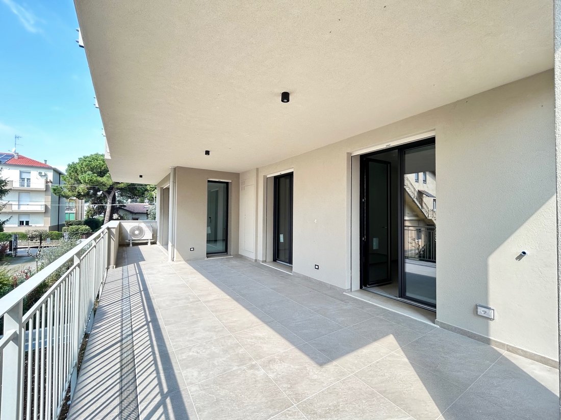 Apartment in Historic Center, Desenzano del Garda, Lombardy 1 - 15727483