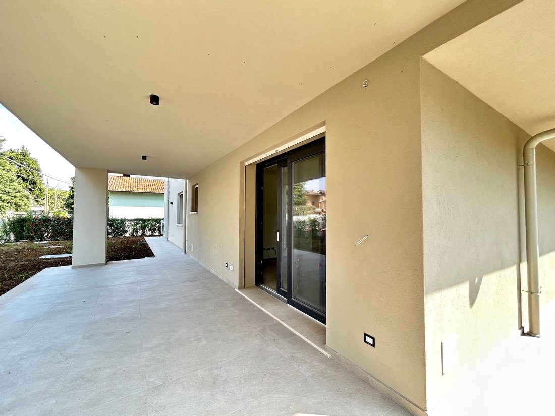 Penthouse in Historic Center, Desenzano del Garda, Lombardy 5 - 15727453