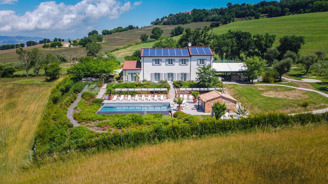 Villa in Fossombrone, Marche, Italy 2 - 12046329