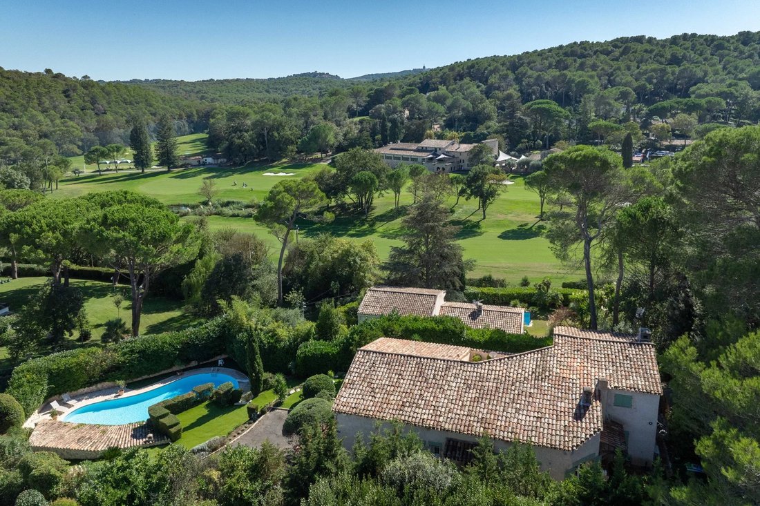 Villa in Mougins, Provence-Alpes-Côte d'Azur, France 2 - 15728593