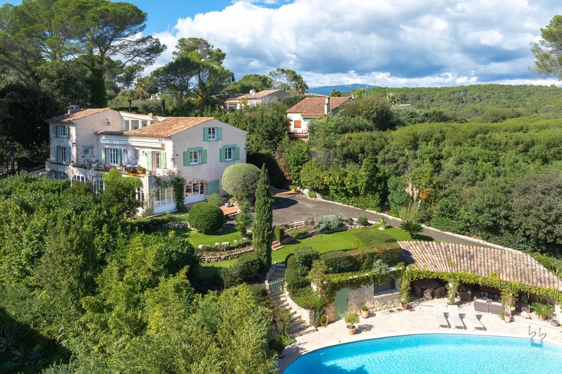 Villa in Mougins, Provence-Alpes-Côte d'Azur, France 1 - 15728593