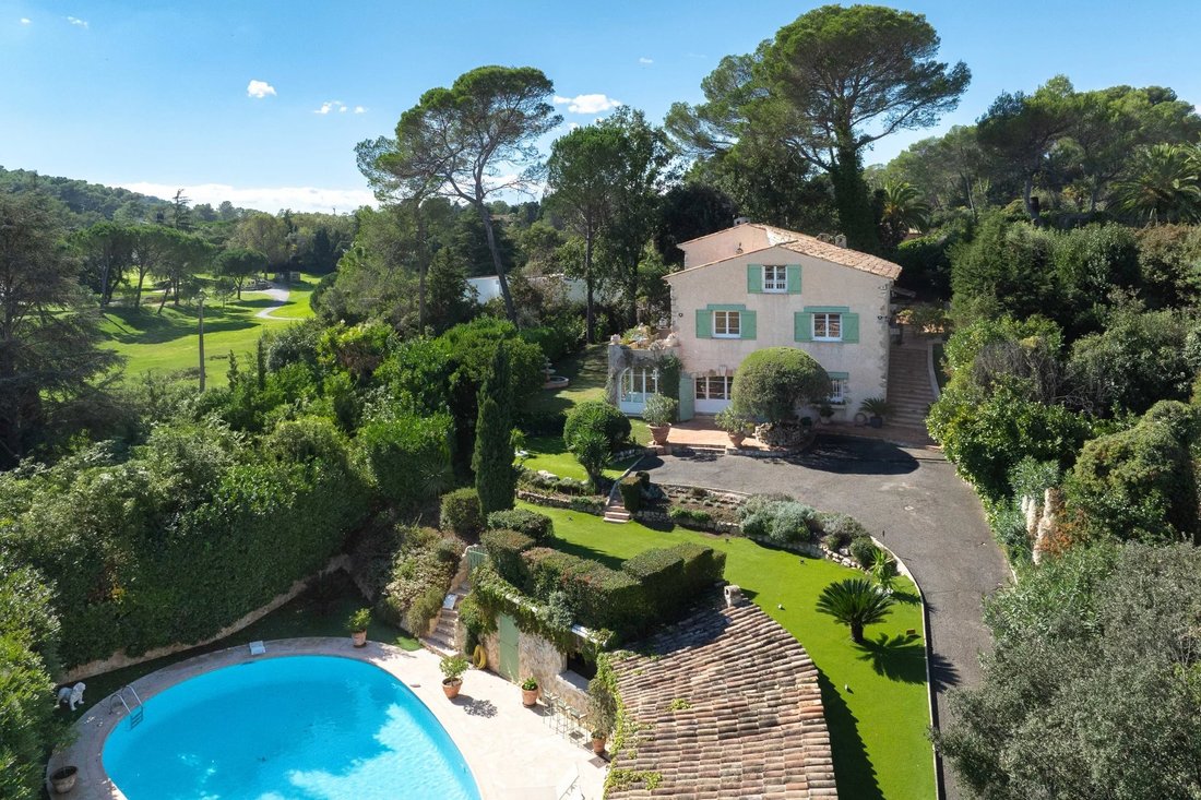 Villa in Mougins, Provence-Alpes-Côte d'Azur, France 3 - 15728593