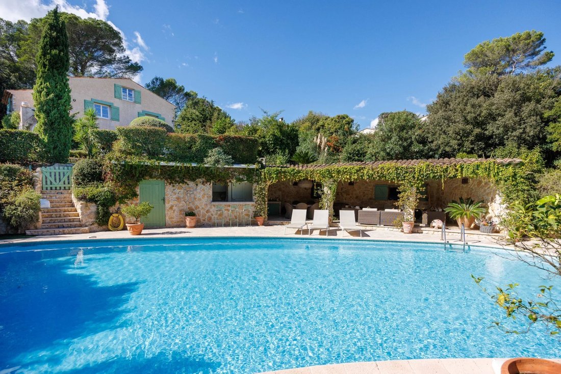 Villa in Mougins, Provence-Alpes-Côte d'Azur, France 4 - 15728593