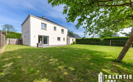 Castle for Sale in Treillières, Pays de la Loire, France