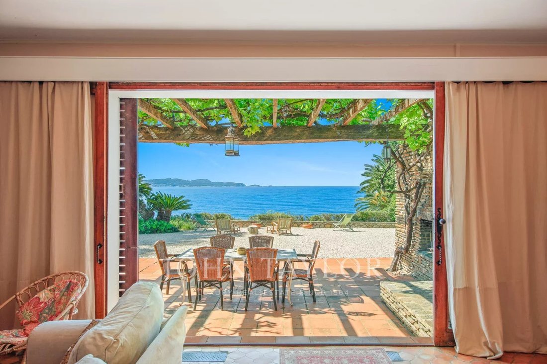 House in Carqueiranne, Provence-Alpes-Côte d'Azur, France 5 - 15728589