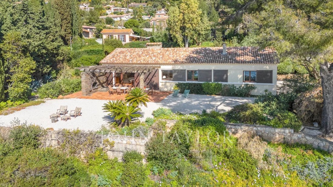 House in Carqueiranne, Provence-Alpes-Côte d'Azur, France 3 - 15728589