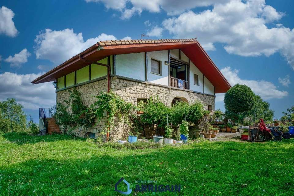 Villa in Mendebaldea, Donostia-San Sebastian, Spain 1 - 15728536